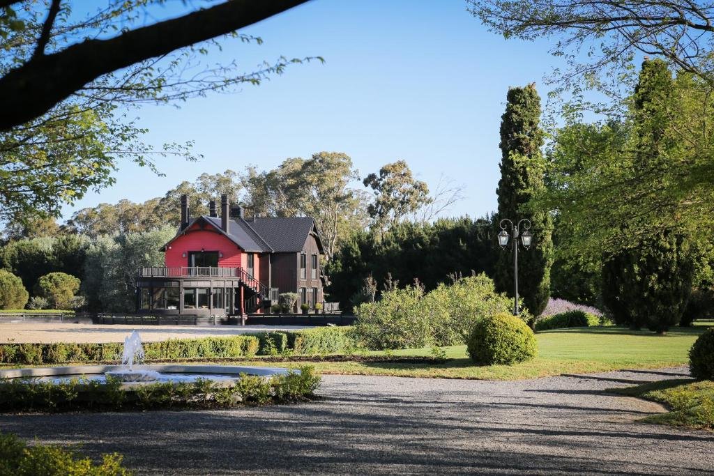 Exterior del Haras Santa María del Mar en Punta Mogotes