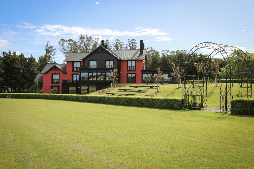 Sala de spa con hidromasaje del alojamiento